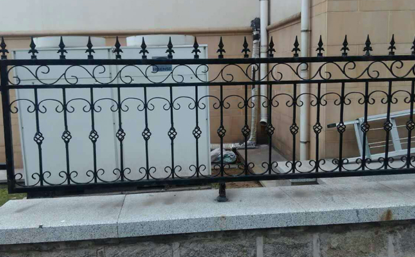 陽(yáng)臺(tái)護(hù)欄