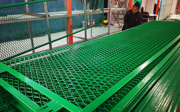 高速公路護(hù)欄網(wǎng)