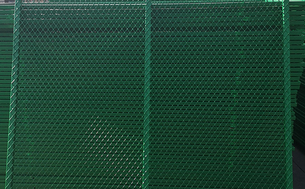 鋼板網(wǎng)護(hù)欄