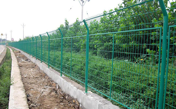 廠區(qū)圍欄
